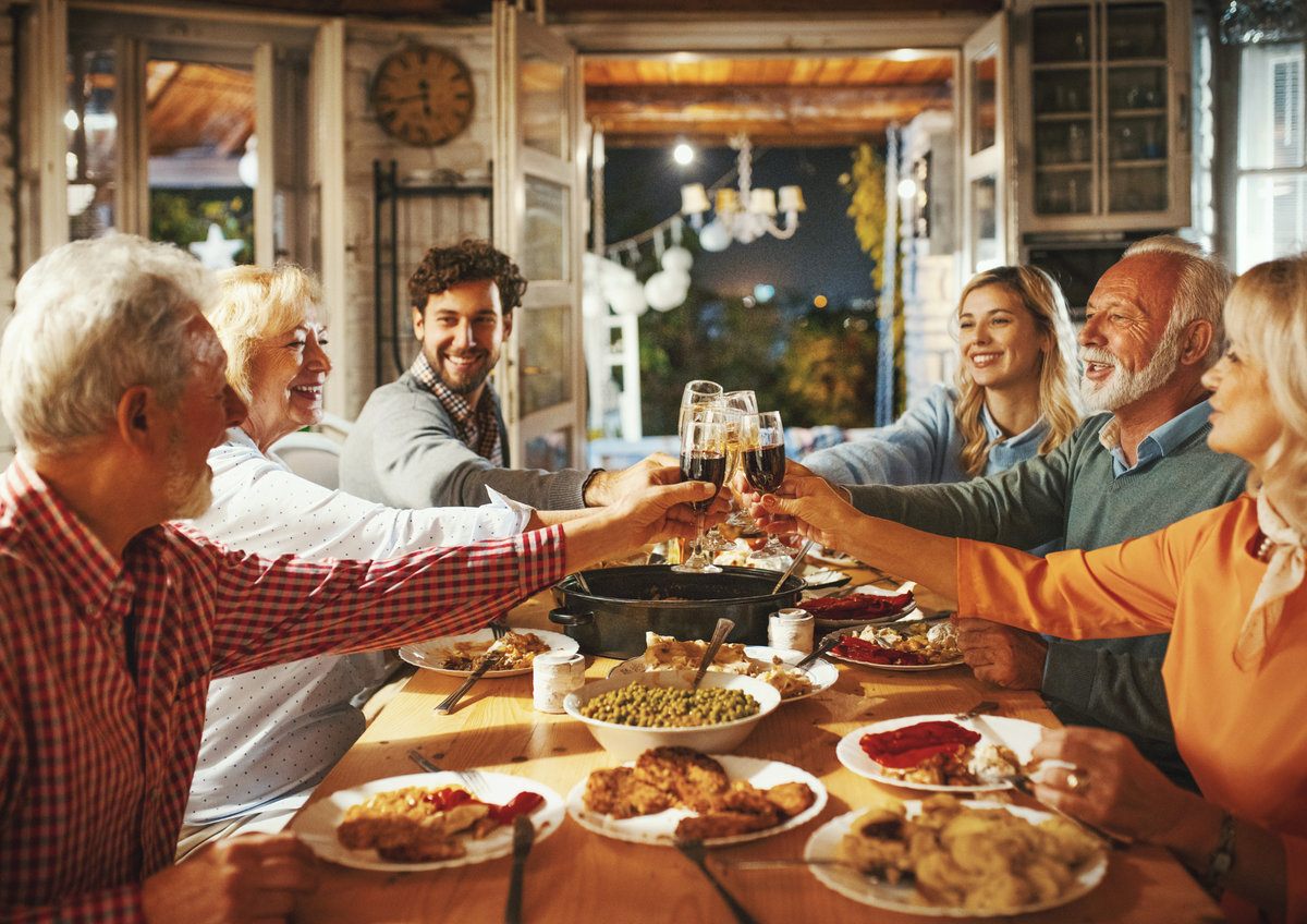 Why a Thoughtful Thanksgiving Gift Basket Still Beats a Gift Card Every Time