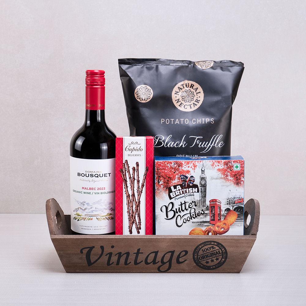 Black Truffle & Malbec Experience gift tray with Domaine Bousquet Malbec, truffle chips, Cupido chocolate sticks and cookies